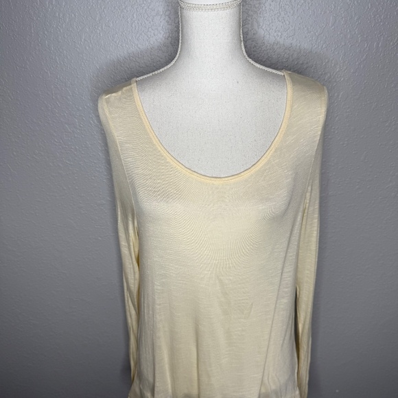 NWT BCBG Maxazria Ivory Long sleeve tunic top sheer triming on the bottom -cp - Picture 4 of 12